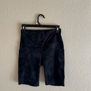 Black patterned biker shorts